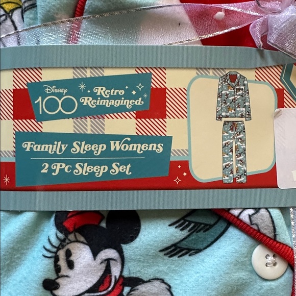 CHRISTMAS Pajamas Disney 100 Women's Medium Mickey Mouse Minnie Sledding - Picture 5 of 5